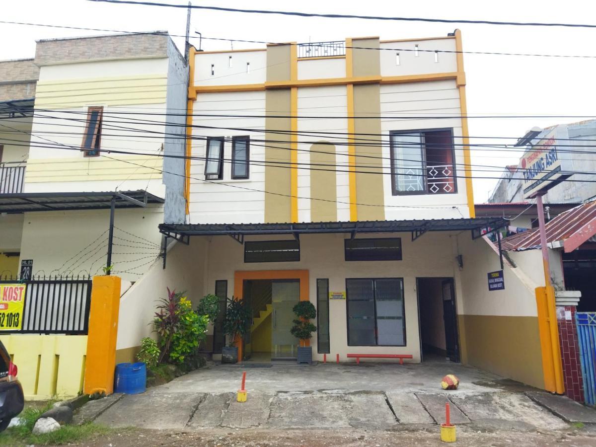 Oyo 92231 Penginapan Tanjung Alang Syariah Makasar Exteriér fotografie