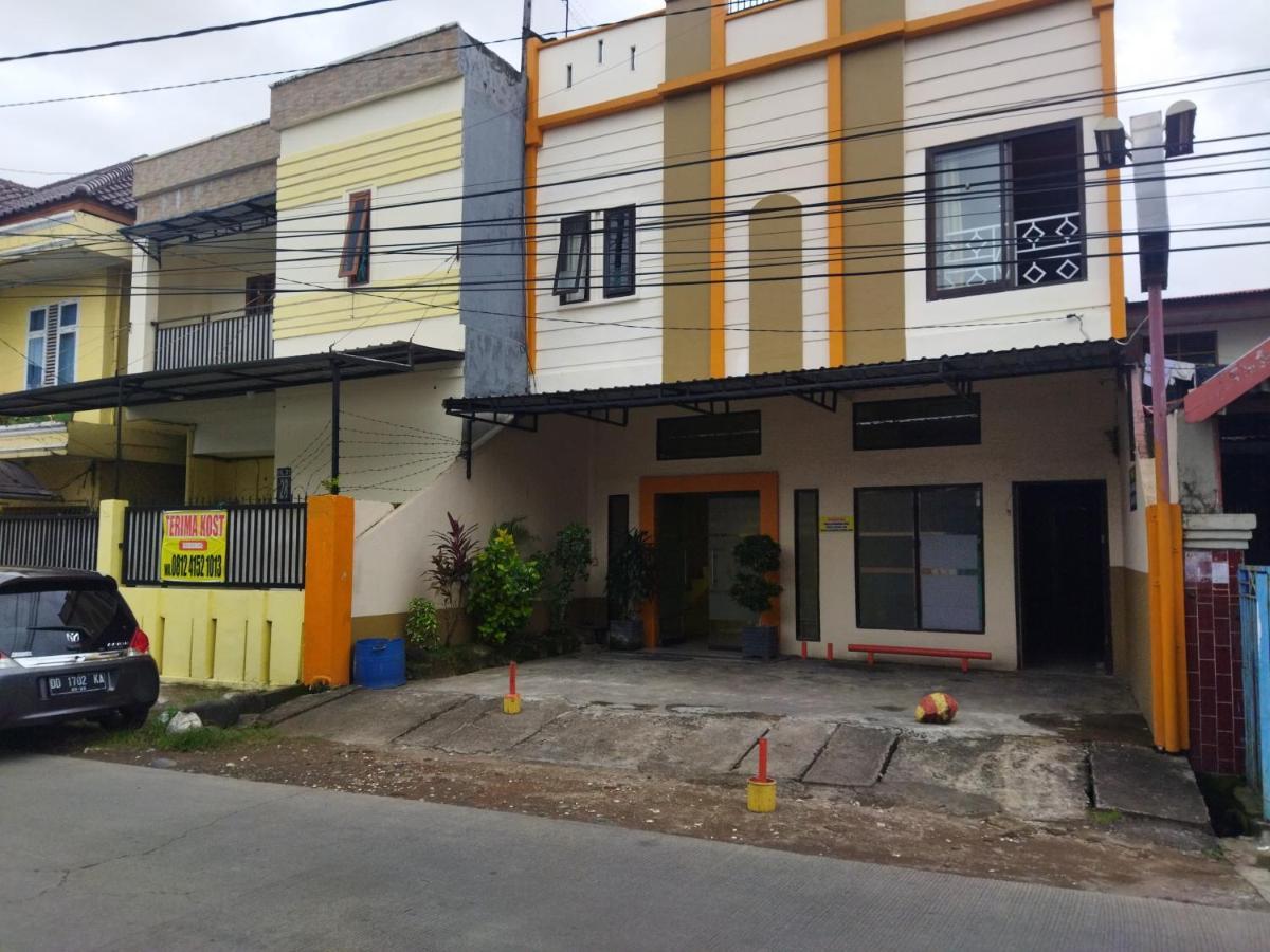 Oyo 92231 Penginapan Tanjung Alang Syariah Makasar Exteriér fotografie