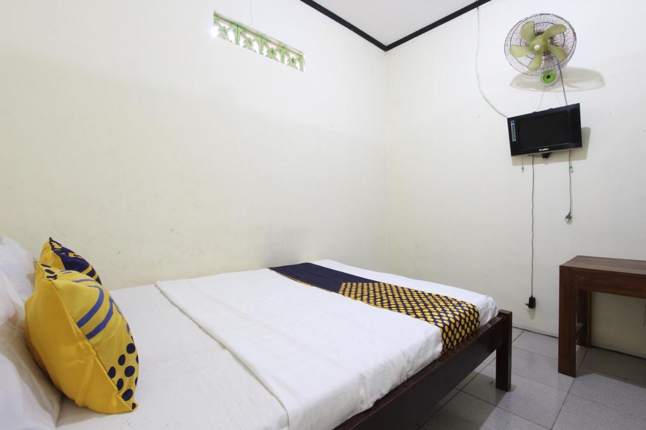 Oyo 92231 Penginapan Tanjung Alang Syariah Makasar Exteriér fotografie