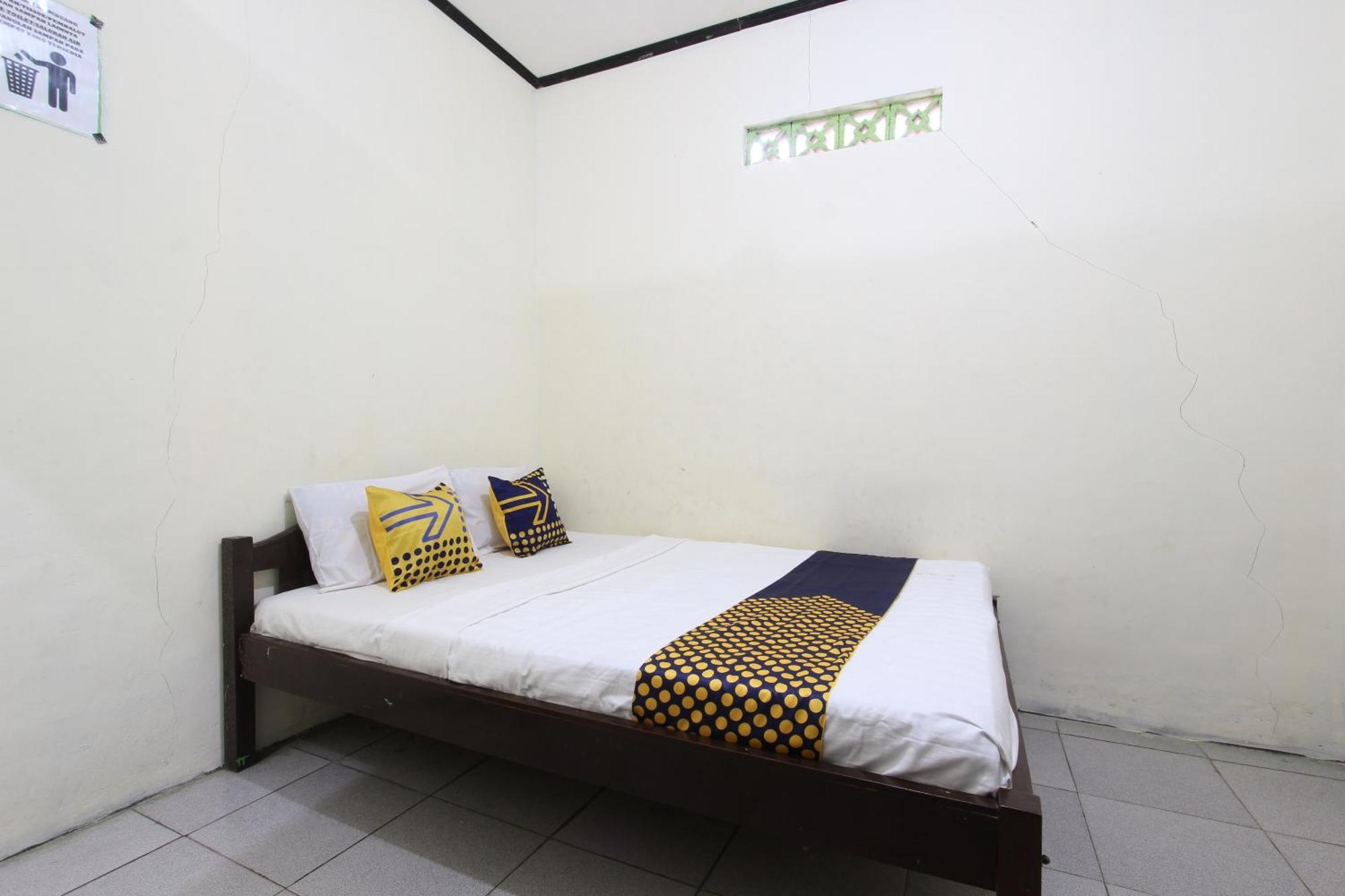 Oyo 92231 Penginapan Tanjung Alang Syariah Makasar Exteriér fotografie